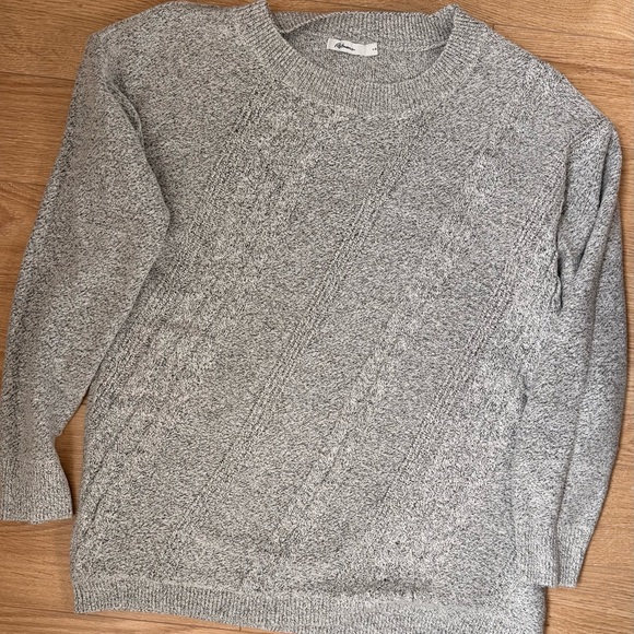 3/$30 - REITMANS Gray Cable Knit Sweater - Picture 1 of 5